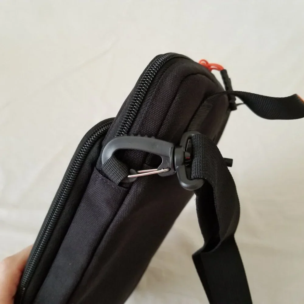 NWOT! TIMOVO Padded Tablet Sleeve Carrying Case w/Plush Lining & Shoulder Strap
